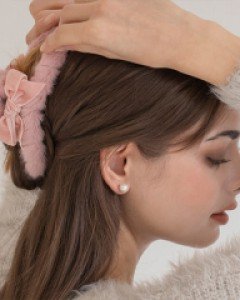 Angora Ribbon Pin