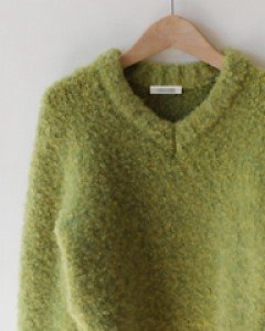 Moa wool v knit