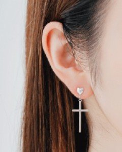 [925실버] 하트포인트 십자가 귀걸이 (21ES011)