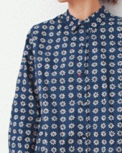 Printed scallop blouse