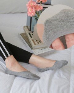 Hard-to-peel fake sock