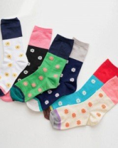 Daisy color matching socks