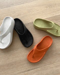 Zero Aqua lightweight flip flop