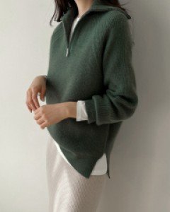High neck half-open zip-up knitwear