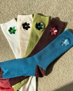 Flower embroidered socks