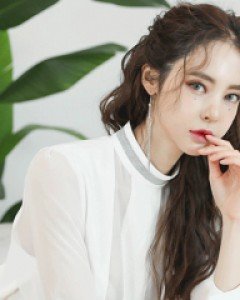 *네크큐빅 블라우스*