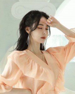 *예쁜프릴 블라우스*