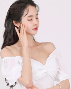 *꼬임퍼프 블라우스*