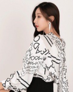 *샤틴로고 블라우스*