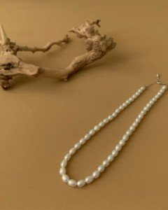 Melanie jinju necklace