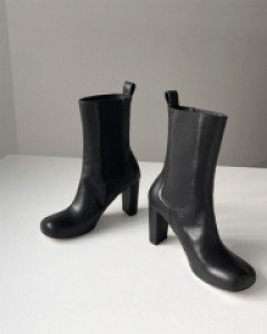 Block ankle boots