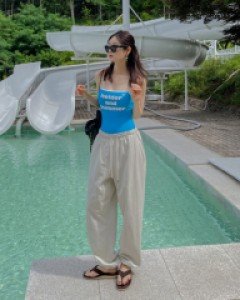 Loose jogger pants