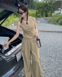 Valet tailored vest (Shipping after August 3rd)