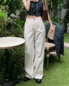 High-rise white pants