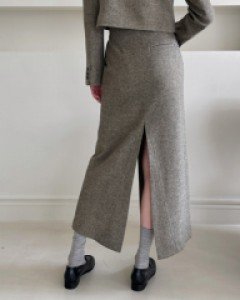 Single wool slit skirt