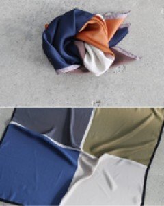 로그 사분할 스카프_2color세련된 컬러배식이 돋보이는 스카프!!간편하게 둘러 센스있는 코디