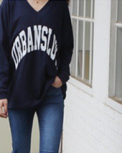 어반T여름까지 쭉~입는 시원한 티셔츠예요~피부에 들러붙지 않고 감촉이 너무 좋아요^^