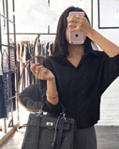 재키랩블라우스슬림해보이고 고급스러워요~스판성이 좋아 편하고 핏이 예뻐요^^