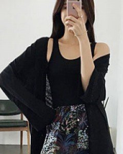 몰리나 나시TOP네크라인이 너무 예쁜나시예요~원단 좋고 핏도 예뻐요^^