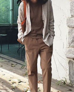 심플베이직가디건고급스럽고 스타일도 예뻐요~기본스탈이라 더욱 필요하죠^^많이 추천해요!!