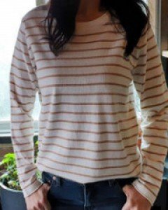 스트라이프니트보드라운 니트소재예요산뜻하게 예쁘답니다~추천해요^^