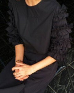 프릴소매블라우스간절기에 입기 딱좋아요여성스럽고 너무 예뻐요^^주문폭주!!추천!!