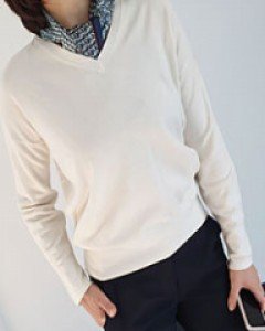 V넥니트자켓안에 이너로 너무 좋아요출근룩으로도 너무 좋아요^^추천합니다!!