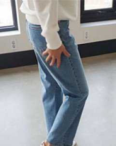 마린 통청바지편안한 착용감의 청바지예요~볼수록 은근 매력있어요추천해요!!
