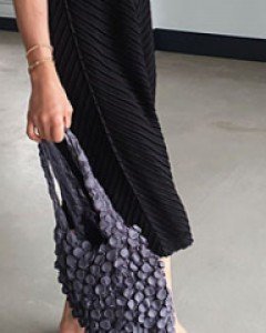 레일라bag정말 가볍고 예쁘네요~고급스럽고 편하게 잘나왓습니다^^추천해요!!