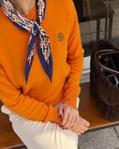 H니트전컬러 재입고되었어요^^보드라운 감촉,가벼움색감도 핏도 예뻐요^^주문폭주!!강력추천!!