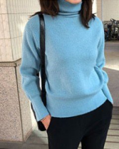 캔디폴라니트보드랍고 따뜻해요길이감이 어떤 하의와도 잘어울려요^^추천해요!