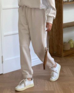 츄츄트레이닝팬츠좋은 원단에 편안한 핏간절기 필수 아이템이예요^^