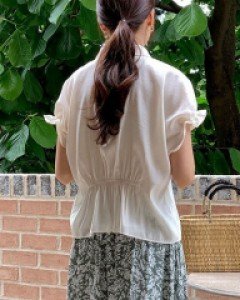 이유블라우스입기만해도 여성스러움이 물씬~전체적인 퀄리티가 명품못지않아요^^