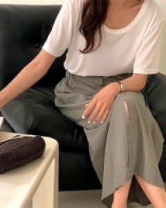 리얼포켓스커트입으면 다리가 길어보이는 매직!!보는것보다 입으면 더 예뻐요^^인기많아요!!