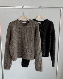 보카보카니트레트로 무드가 흠뻑^^기본템이라 데일리룩으로 굿!!추천!!