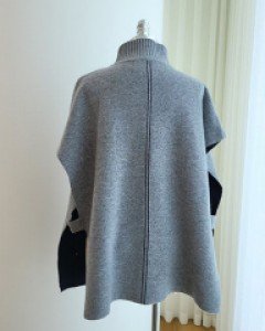 하쿠나캐시이중 판초CT여유있는 품과 암홀로 편한 착용감두꺼운 이너를 입어도 불편하지 않아요^^