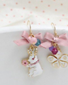 꽃을든토끼귀찌