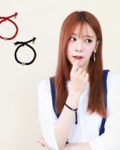 송중기코스믹팔찌