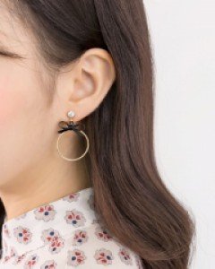 샤를로버튼귀찌