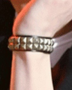 요섭버닛찡팔찌