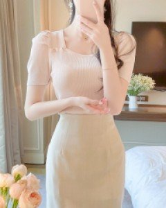 라피넬 골드버튼 스퀘어넥 쿨링 니트 a2880