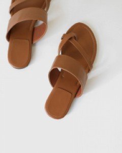 strap flat sandal