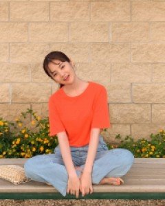 loose round tee