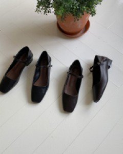 Feminine square shoes