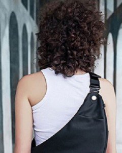 데일리 하프 슬링백 FGBG137