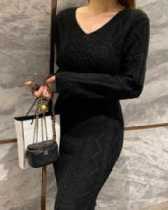 베를로니스트랩 루즈핏 니트원피스