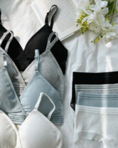 0.5cm [노와이어/캡내장] 가벼운골지 후크브라렛세트