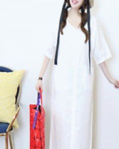 세레나데 화이트 양면 V넥 롤업소매 박시한 린넨롱 원피스