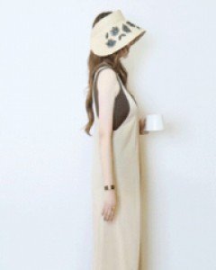 프리티 베이지 깊은 라운드넥 슬리브리스 점프슈트