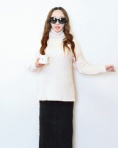 밀라노 아이보리 골지 모헤어 터틀넥 울 니트